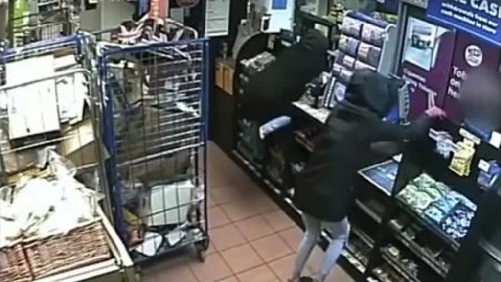 Kings Heath post office raided by women with knives