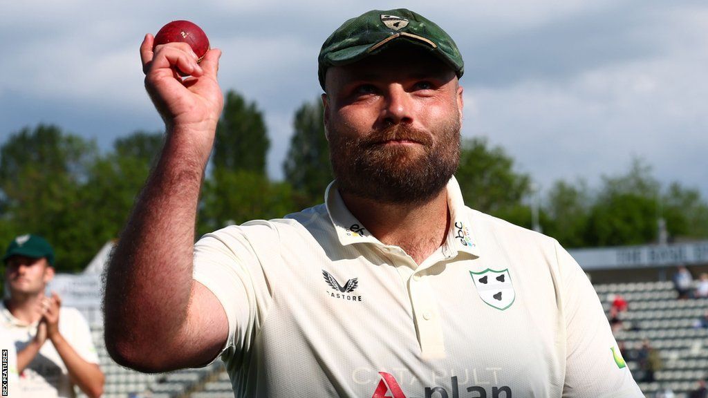 Worcestershire seamer Joe Leach