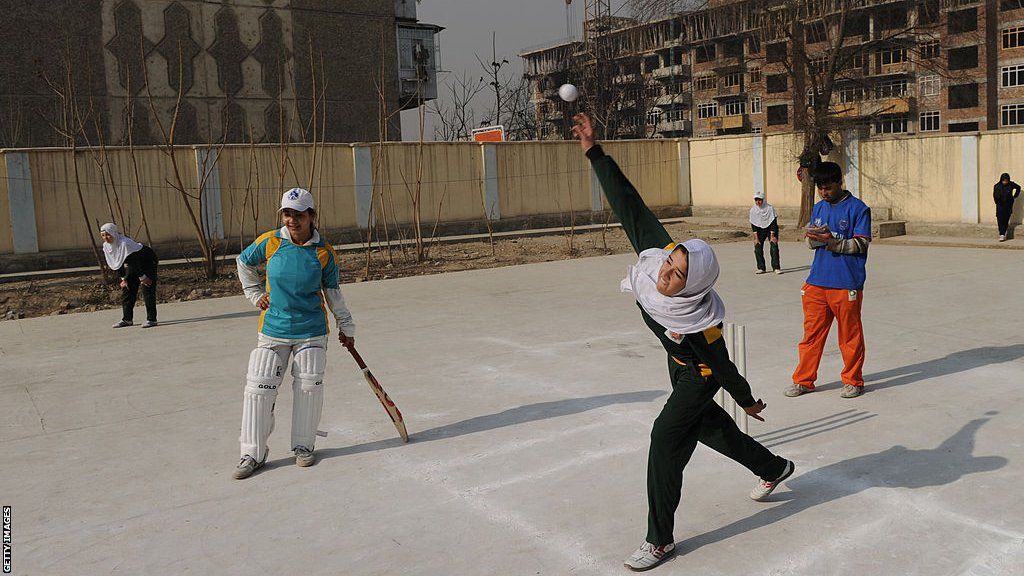 Afghanistan girls playing cricket