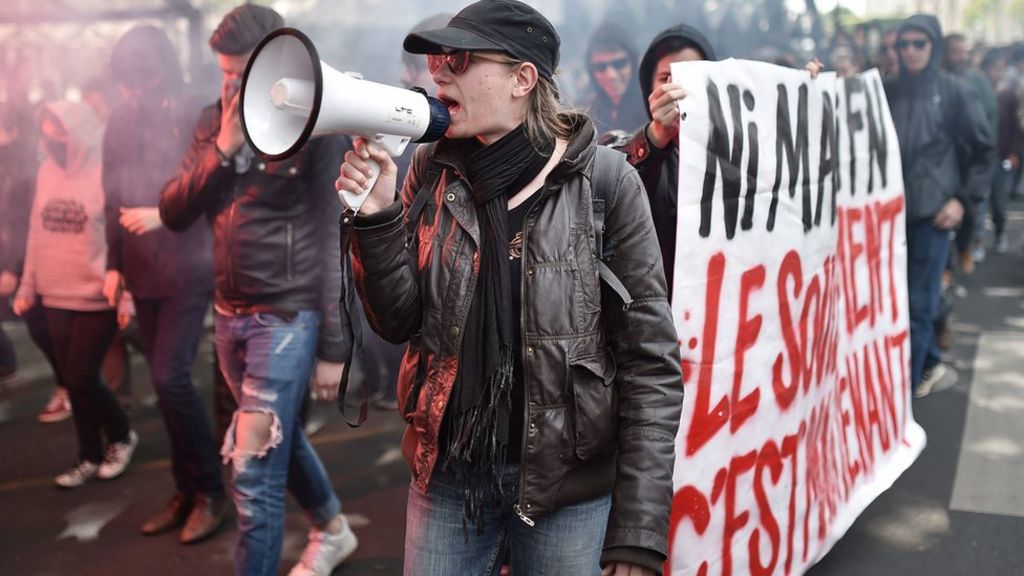 France election: Teenagers protest at candidates Macron and Le Pen