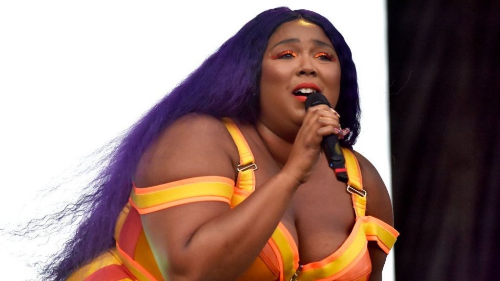 Lizzo In Songwriting Row Over Truth Hurts Dna Test Lyric Bbc News