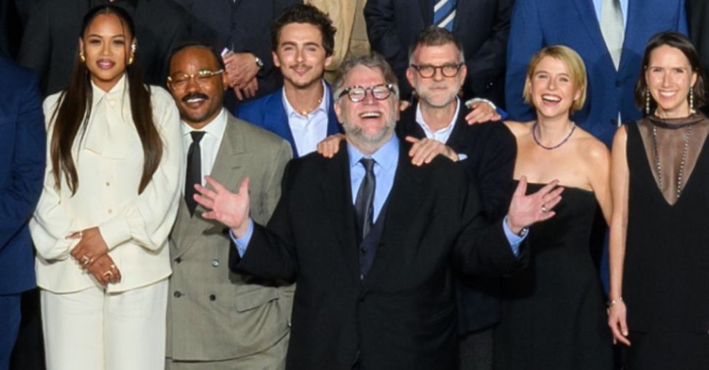 Zinzi and Ryan Coogler, Timothée Chalamet, Guillermo del Toro, Paul Thomas Anderson and Jessie Buckley in the Oscars class photo