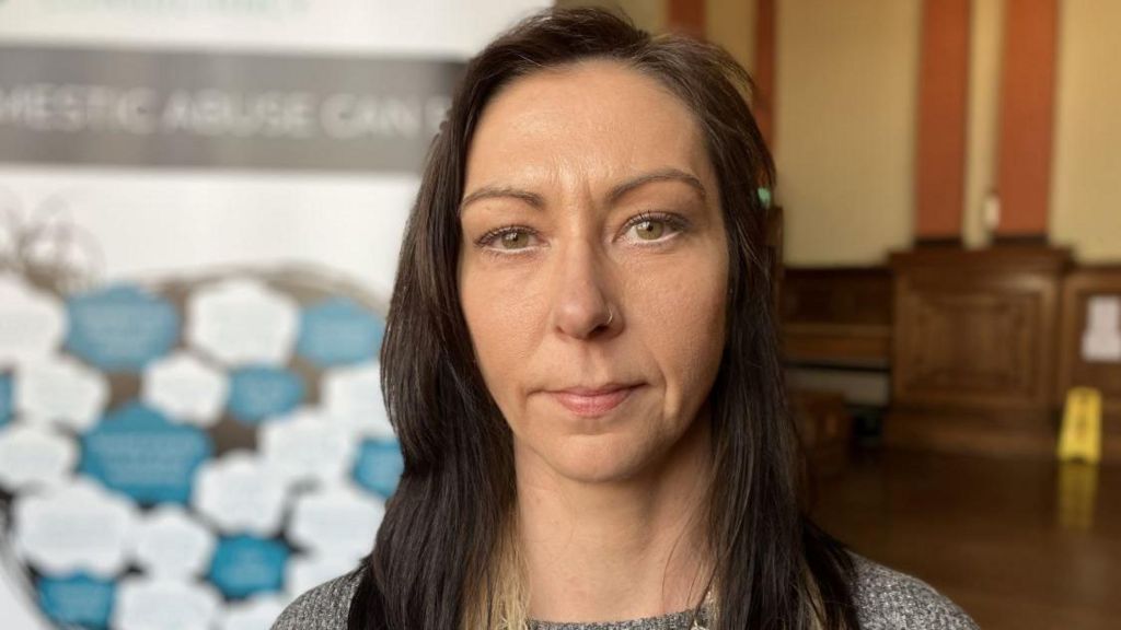 Hereford hairdressers trained to spot domestic abuse signs BBC News