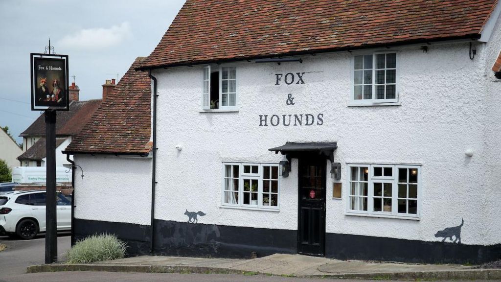 Fox & Hounds pub