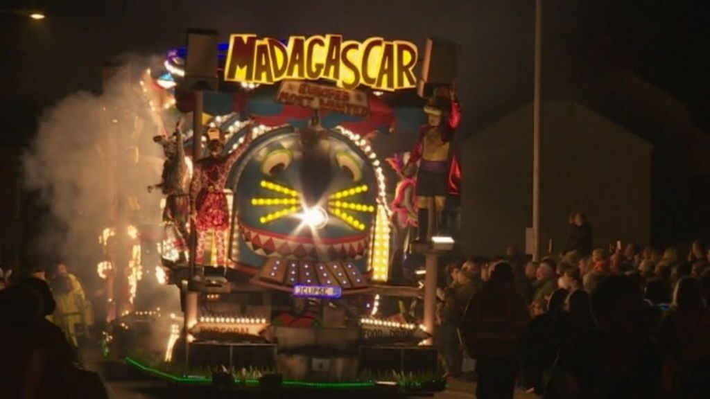 Illuminated cart at Bridgwater Carnival