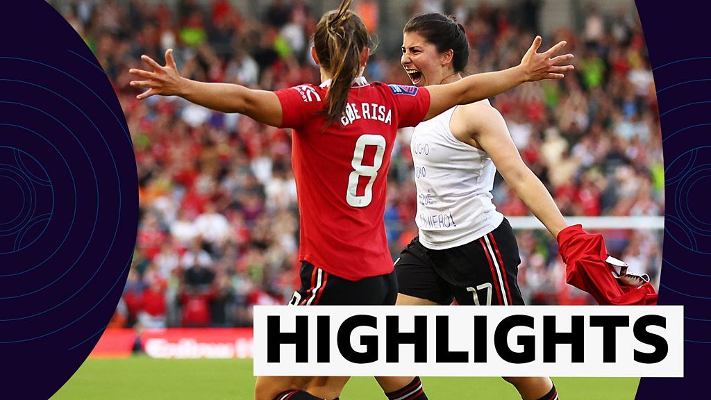 Man Utd keep title hopes alive after late derby winner