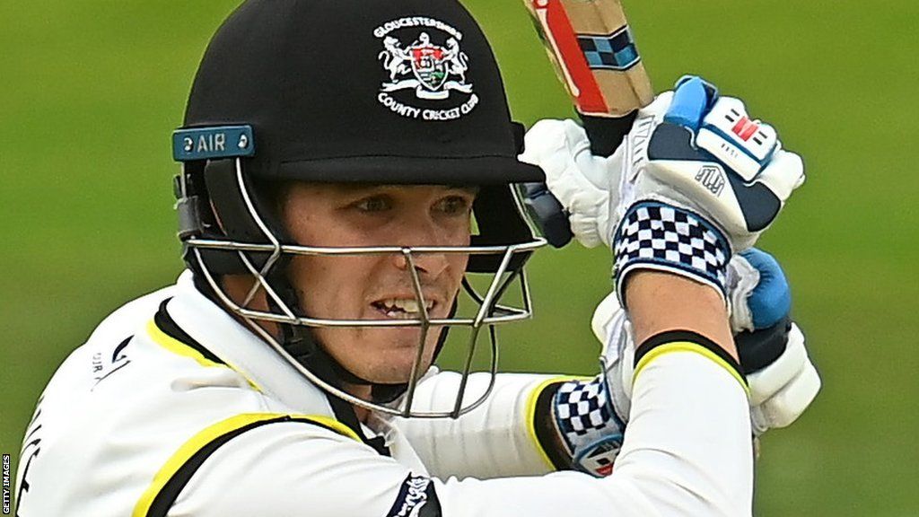 Ollie Price batting for Gloucestershire