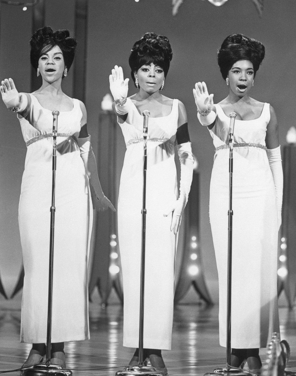 Mary Wilson - a Motown legend and a style icon - BBC News