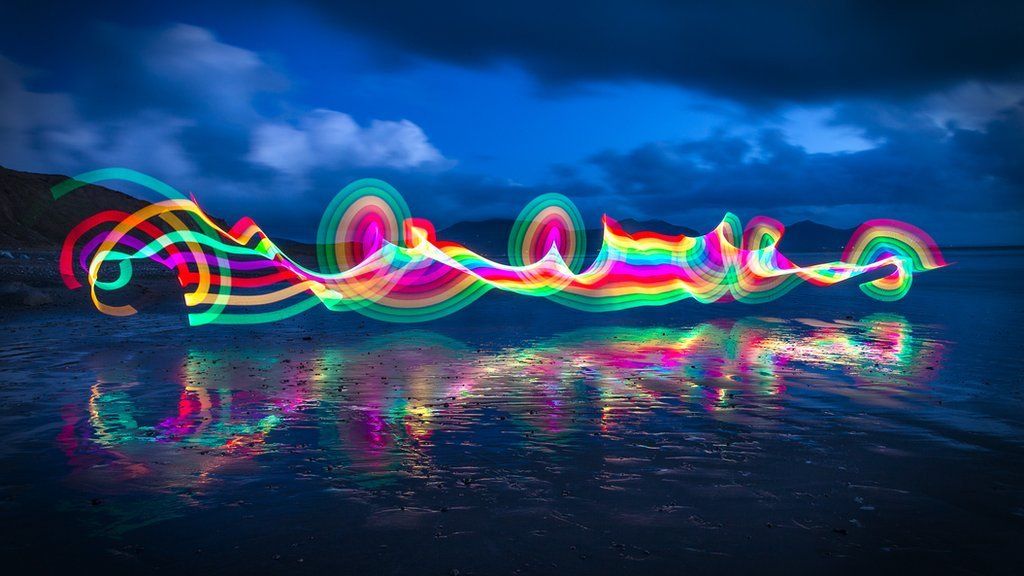 Paentio gyda golau ar draeth Dinas Dinlle // A photographic experiment: Painting with colours on Dinas Dinlle beach