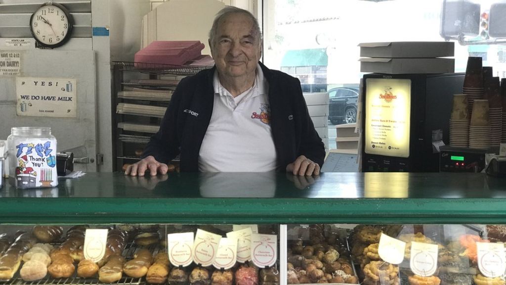 Stan's Donuts: A farewell to a shop closed by coronavirus - BBC News