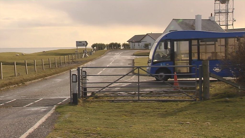 Dragh gun sguir seirbheis bus Thiriodh - Naidheachdan a' BhBC