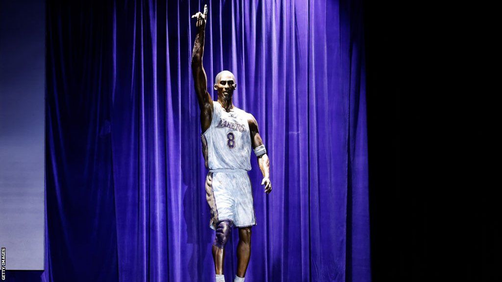 Kobe Bryant statue