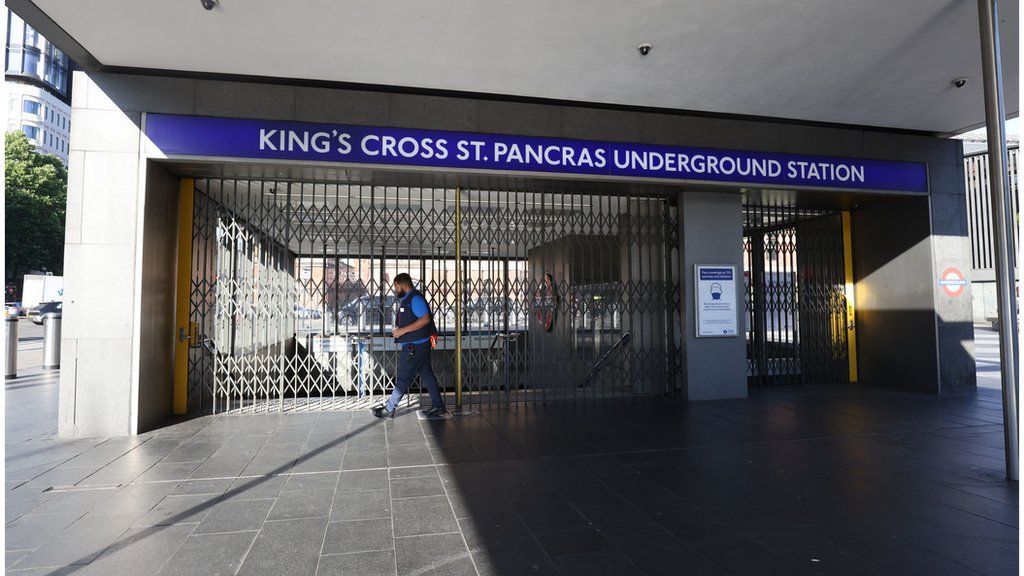 Kings Cross St. Pancras station closed