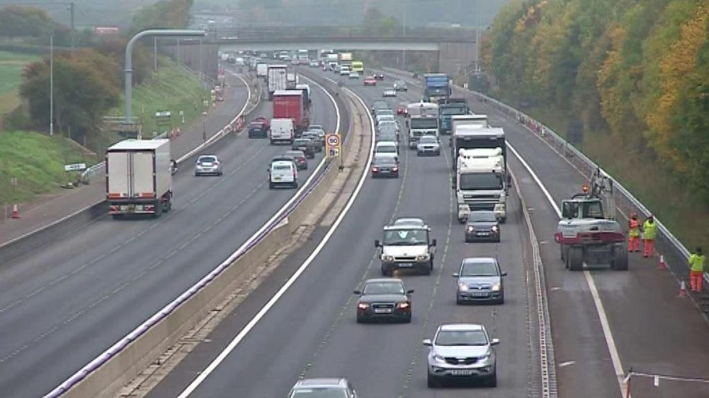 M5 Oldbury roadworks running six months behind schedule - BBC News