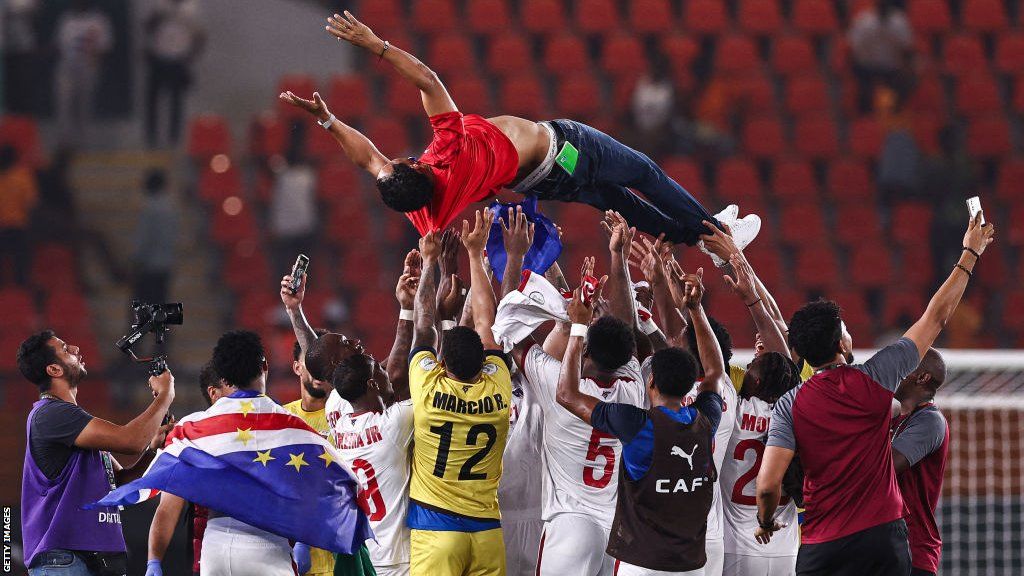 Afcon 2023: Cape Verde 1-0 Mauritania - Ryan Mendes penalty sends Blue