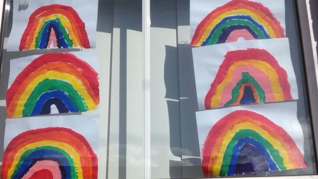 Coronavirus: Rainbows in windows to spread joy - CBBC Newsround