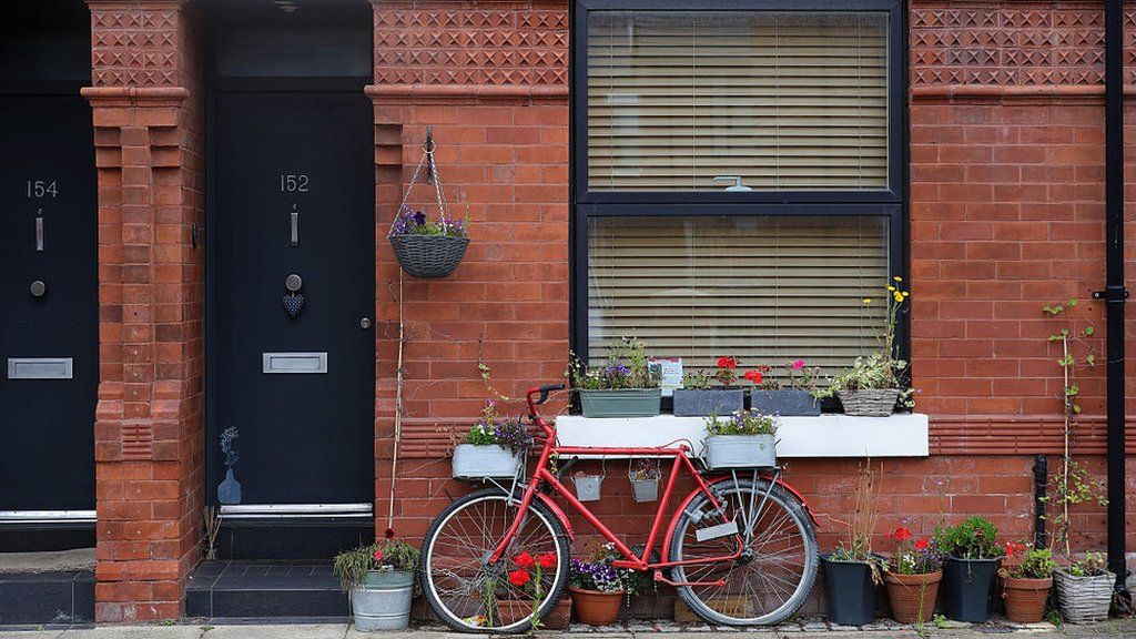 Further signs of UK property slowdown in April