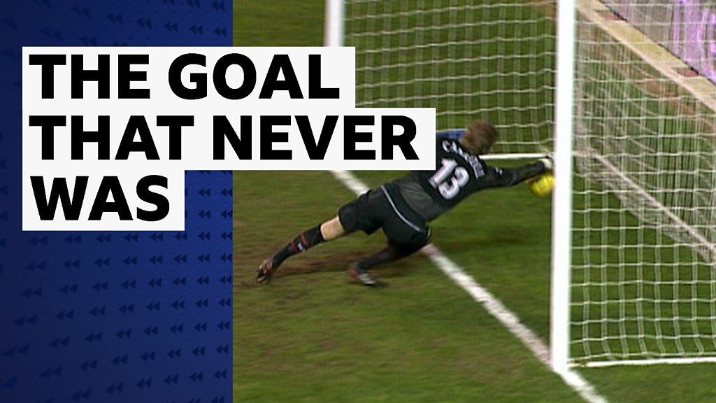 Premier League archive: Tottenham's Pedro Mendes denied clear goal after Roy Carroll error