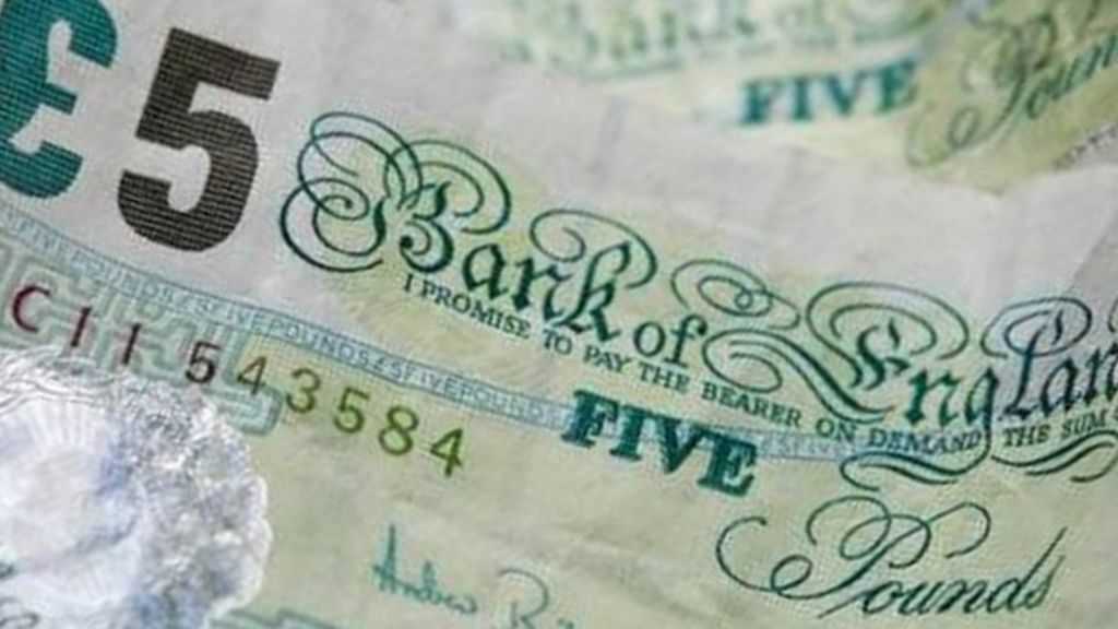 £5 note: Deadline looms for digging out old paper fivers