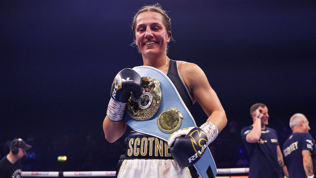 Ellie Scotney celebrates world title rin