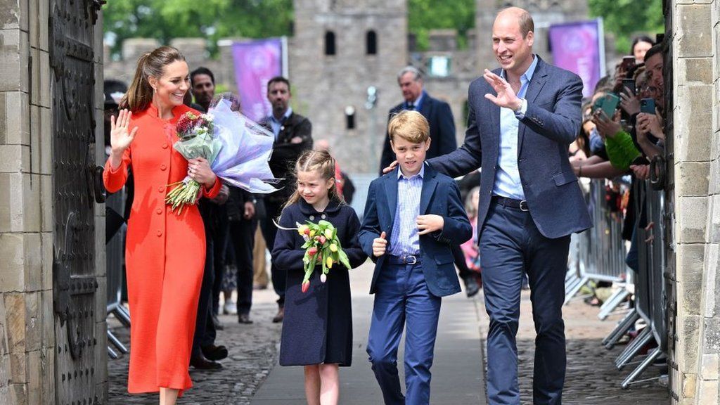 Ο Δούκας και η Δούκισσα του Κέιμπριτζ με τον πρίγκιπα Τζορτζ και την πριγκίπισσα Σάρλοτ
