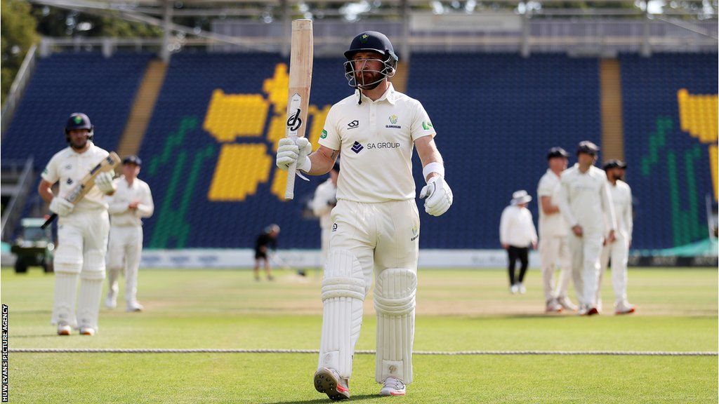 David Lloyd will join Derbyshire permanently from Glamorgan next season after spending time on loan this campaign