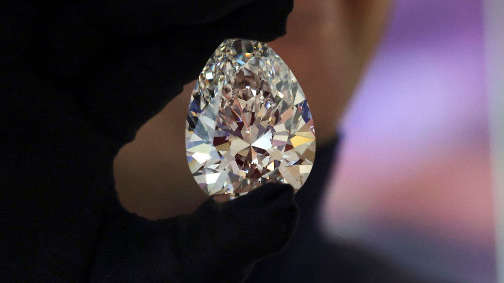 Rare, ancient and pink. The world's most valuable diamonds - BBC