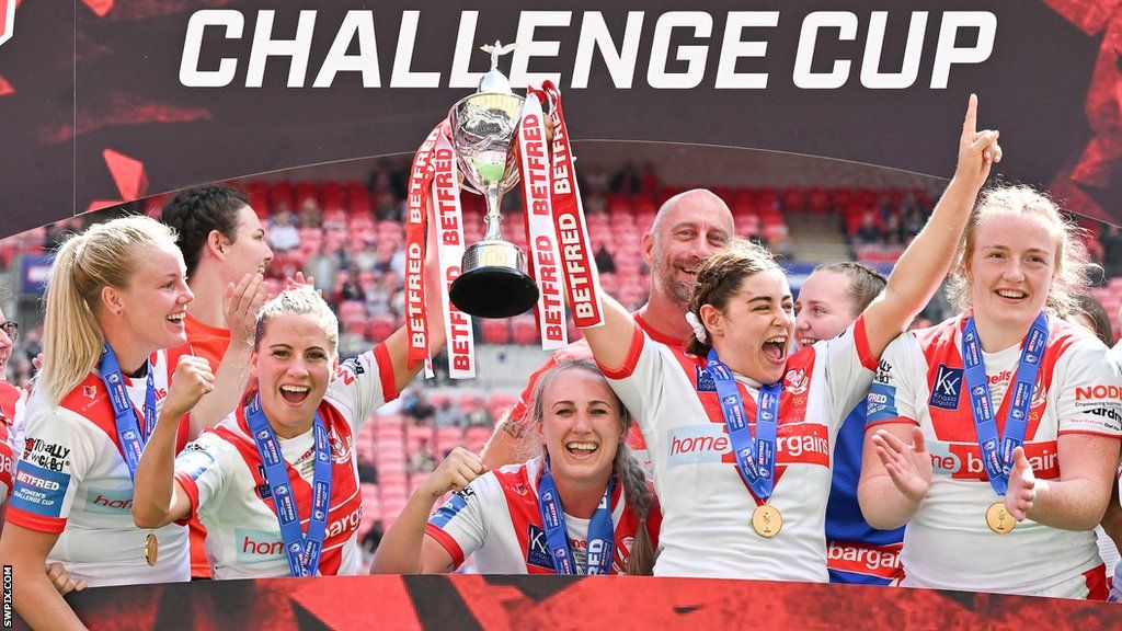 St Helens celebrate winning the 2023 Women's Challenge Cup