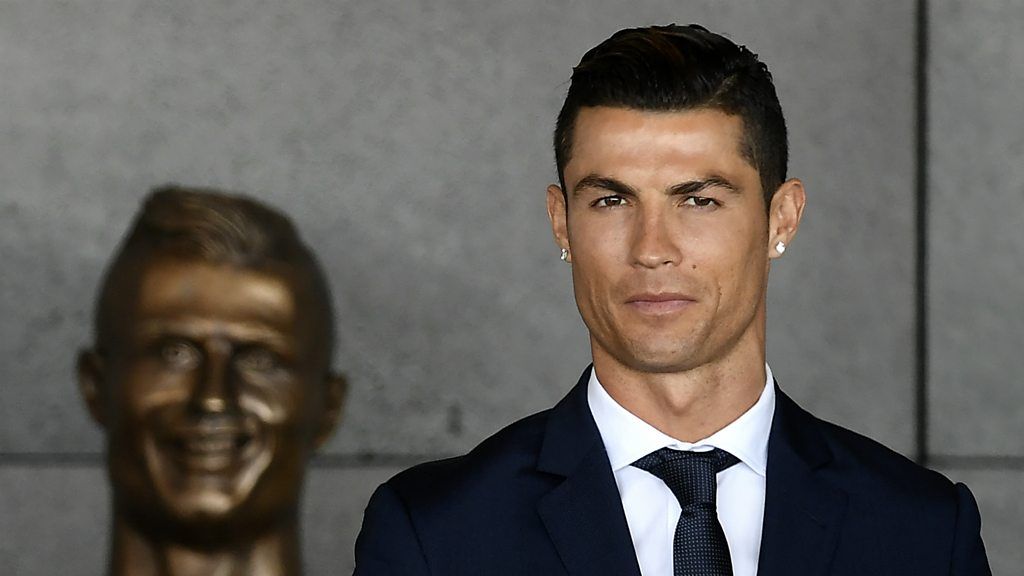 Ronaldo statue: Sculptor Emanuel Santos takes another shot at bust - BBC  News