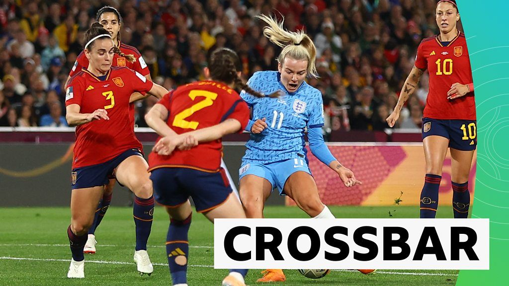 <div>Women's World Cup 2023: England's Lauren Hemp hits crossbar in final</div>