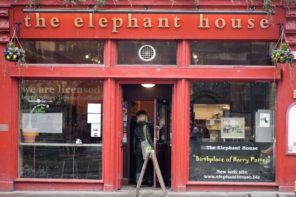 front of elephant house cafe