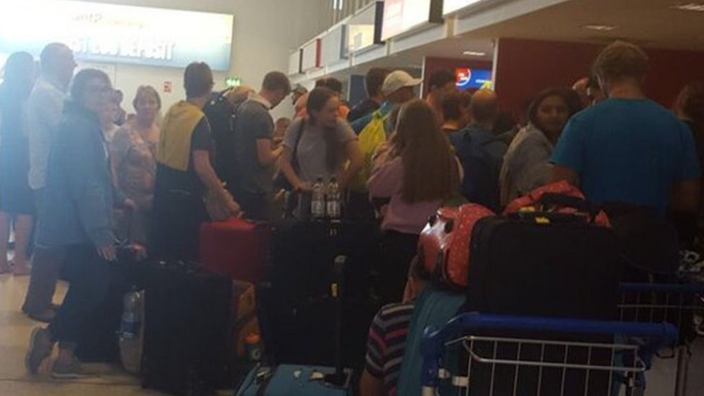Norwegian US-bound flight from Belfast cancelled - BBC News - BBC News