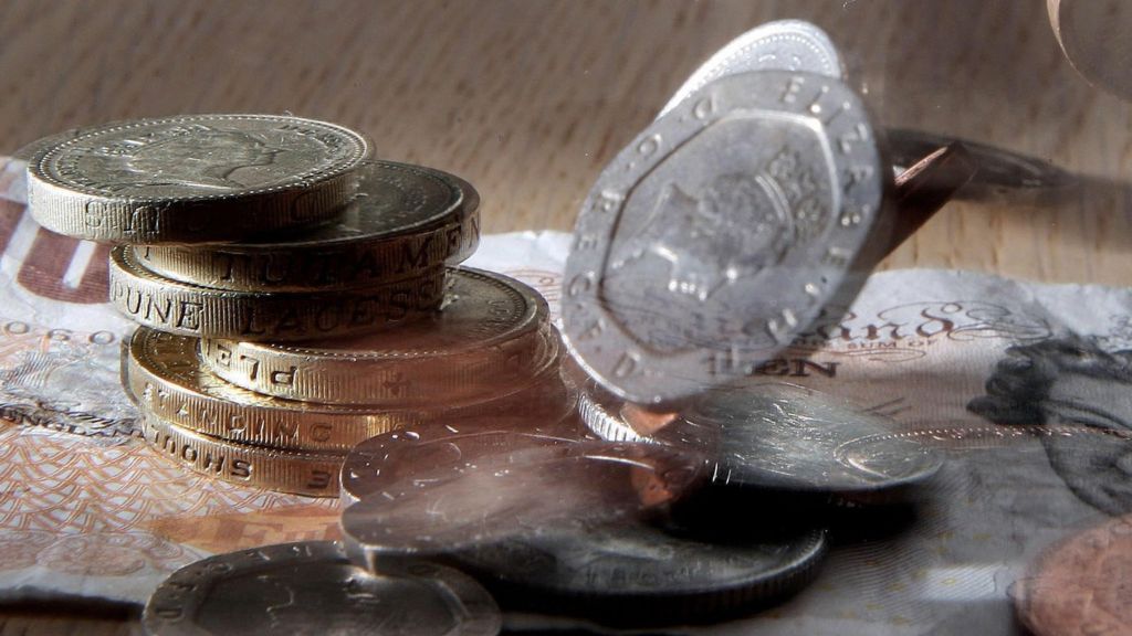 Vanguard move sparks price war for personal investors