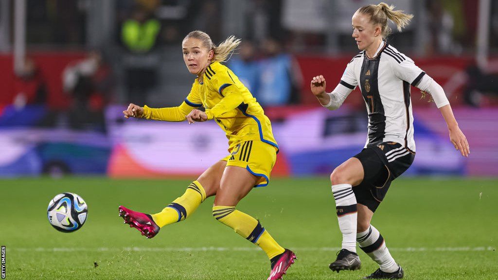 Hanna Lundkvist playing for Sweden