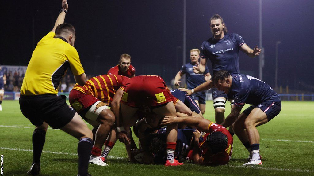 AJ Cant scores a try for Doncaster Knights