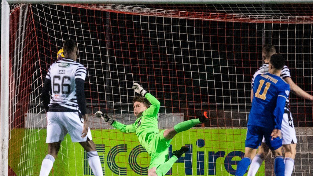 Queen's Park 1-0 Cove Rangers: Own goals gives league leaders victory ...