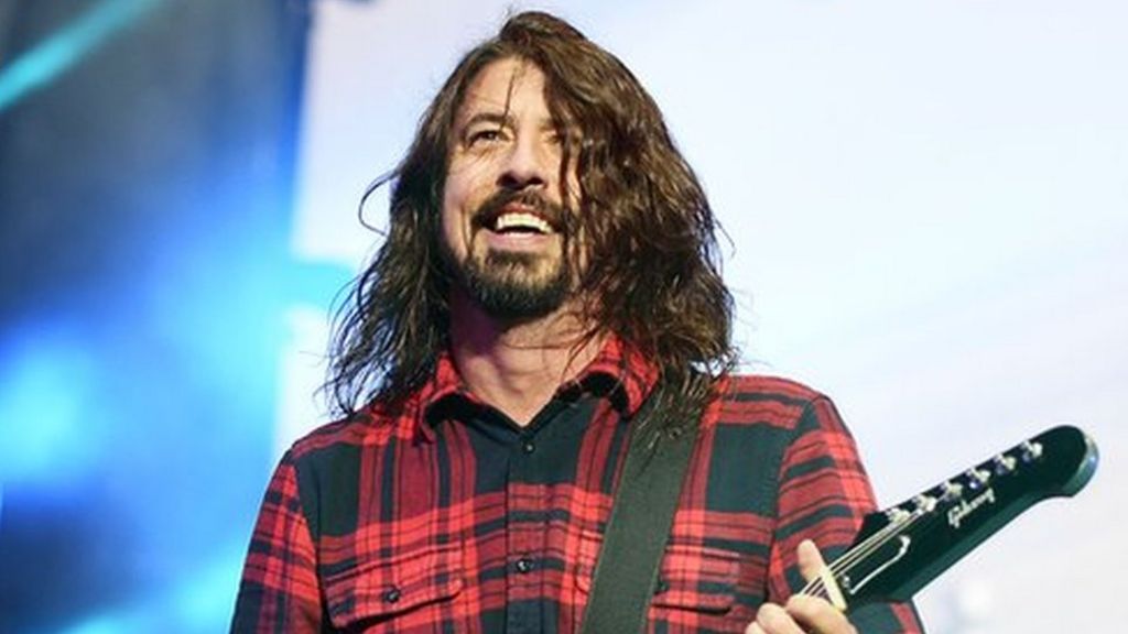 Dave Grohl's mother to release book about raising rock stars - BBC News