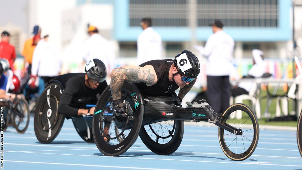 David Weir races in his new chair at the Dubai Grand Prix
