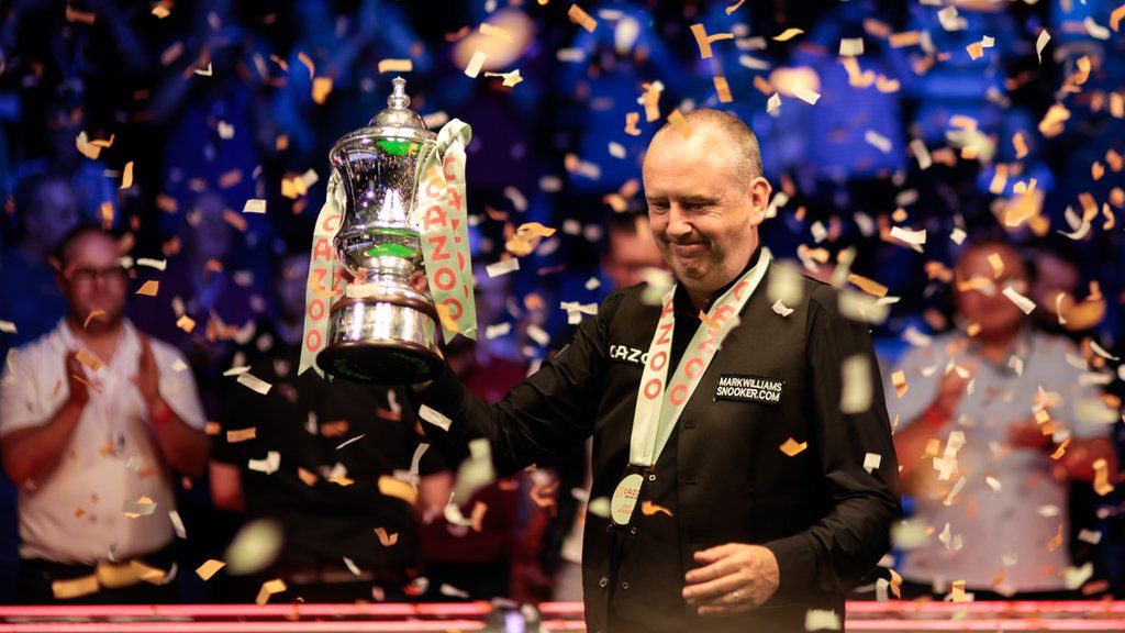 Mark Williams with the 2023 British Open trophy