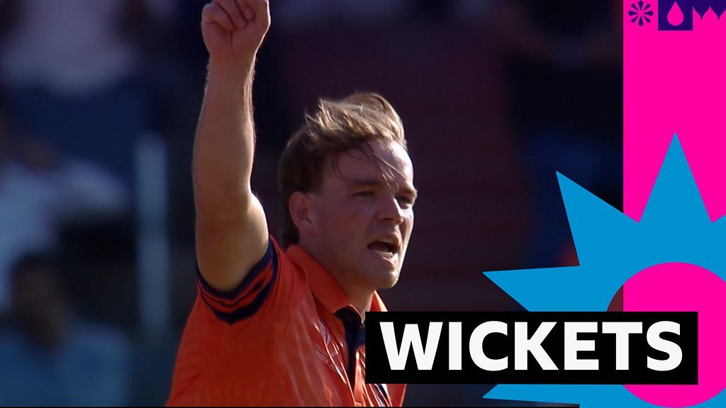 Pakistan 'in trouble' as De Leede takes two wickets in over