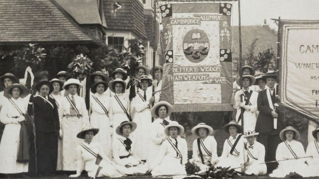 Cambridge University 1908 Suffrage Banners Recreated Bbc News