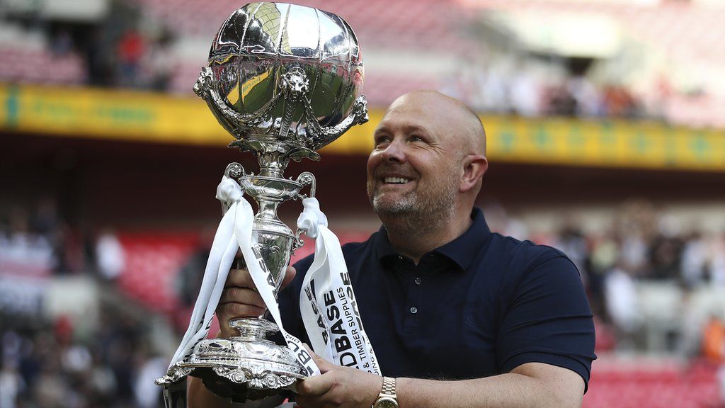 Andy Woodman managing Bromley to FA Trophy final victory