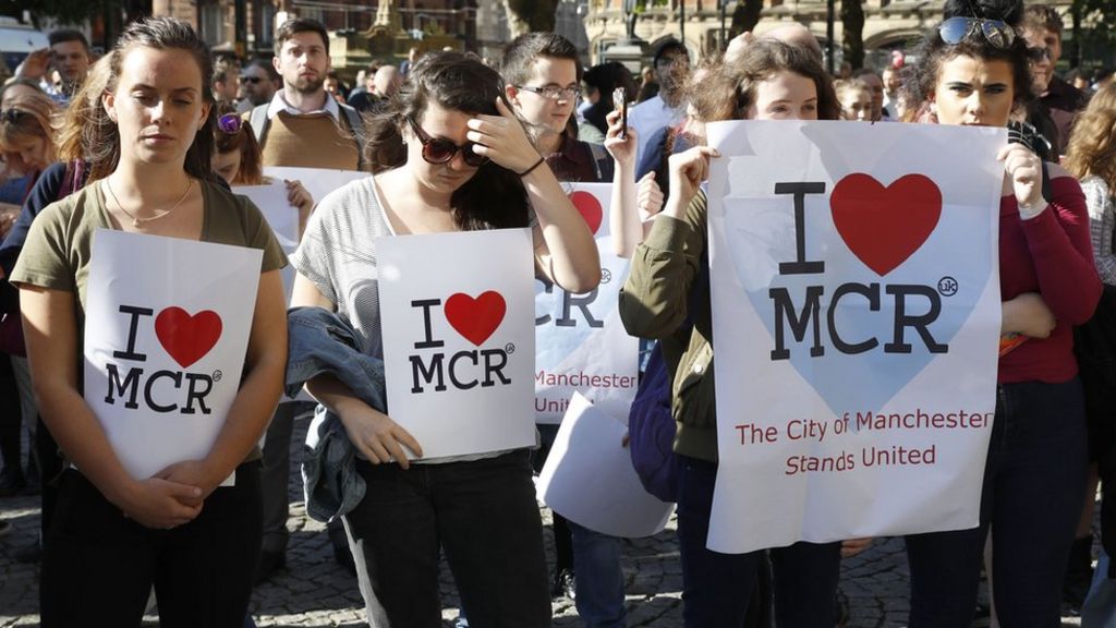 Manchester attack: Albert Square 'vigil of peace'