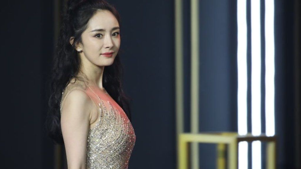 Actress Yang Mi arrives at the red carpet of 2019 Tencent Star Awards on December 28, 2019 in Beijing, China.