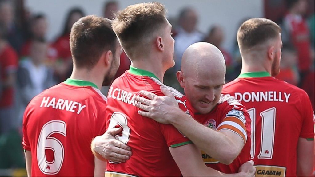 Cliftonville ease past Crusaders at Solitude BBC Sport