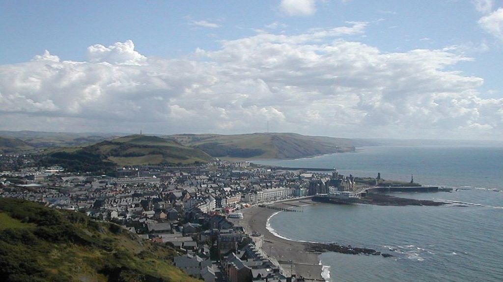 Wales' hottest temperature of the year recorded in Ceredigion - BBC ... - BBC News