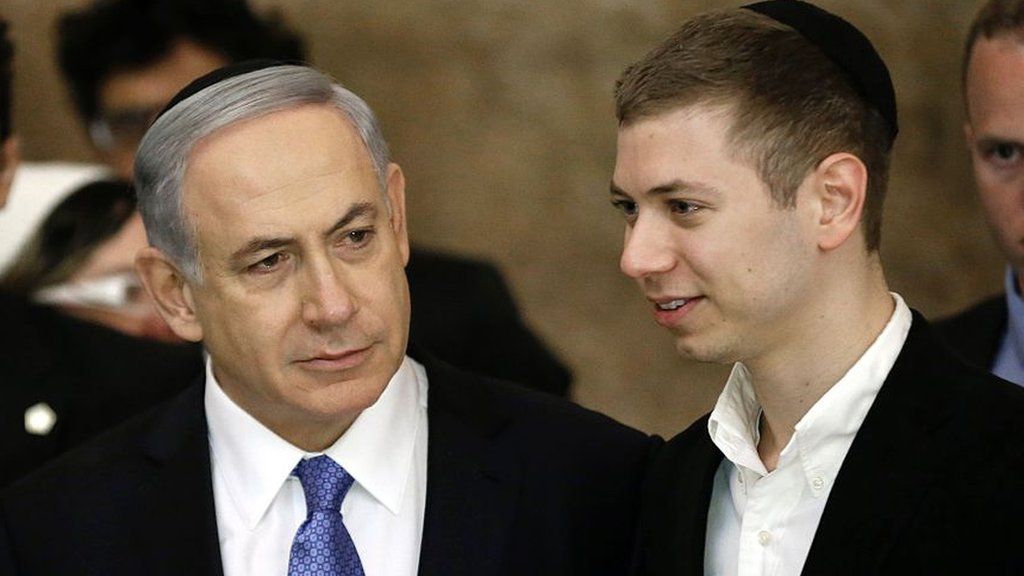 Benjamin and Yair Netanyahu (file photo)