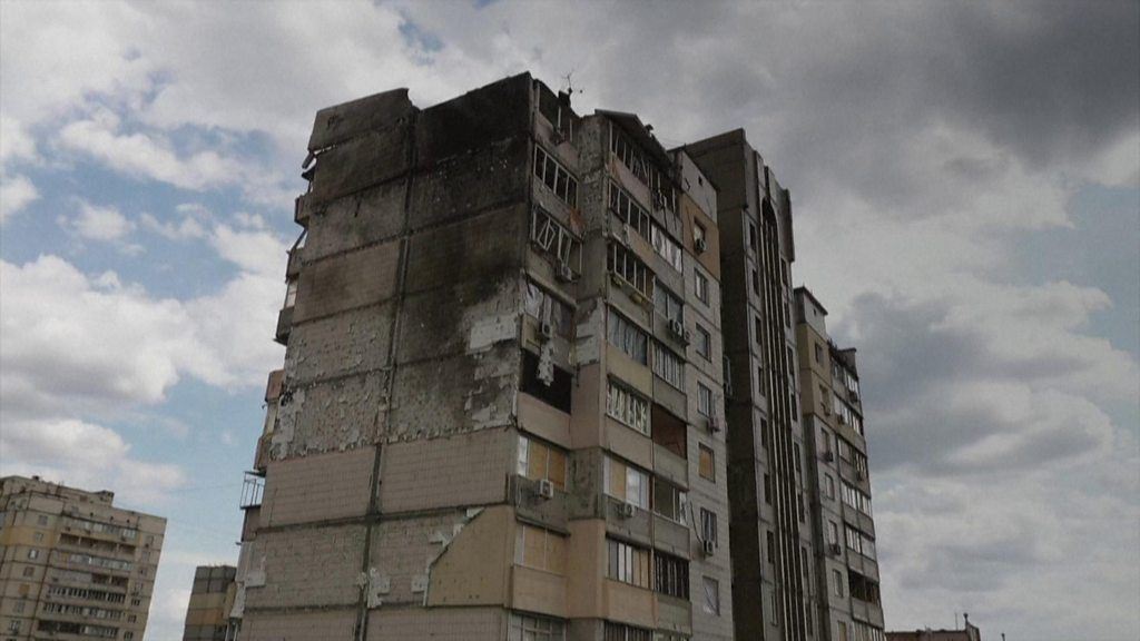 Damaged building in Kyiv