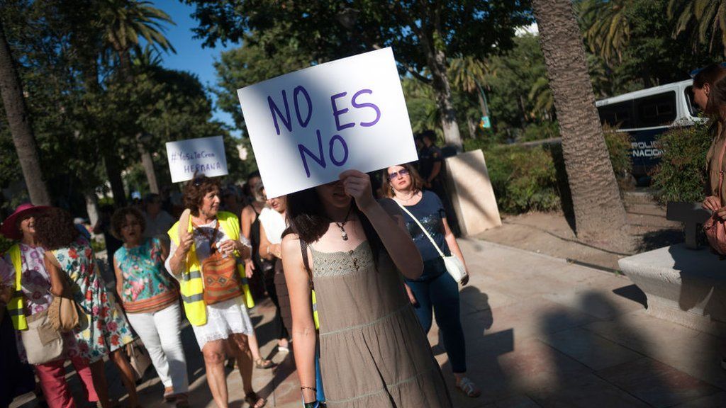 Protest in support of the teenager abused in Manresa