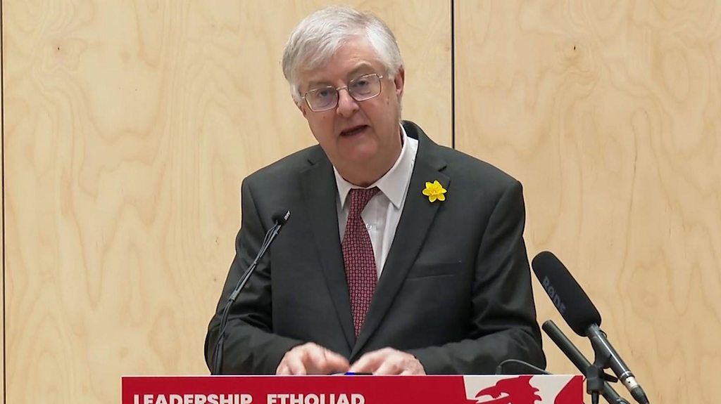 Mark Drakeford yn 'diolch' i'w blaid - BBC Cymru Fyw